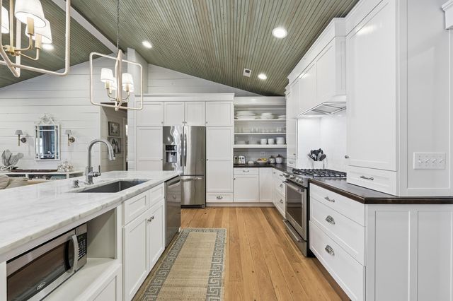 92 Channel Bluff Ave., Pawleys Island, SC 29585