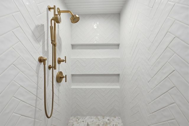 92 Channel Bluff Ave., Pawleys Island, SC 29585