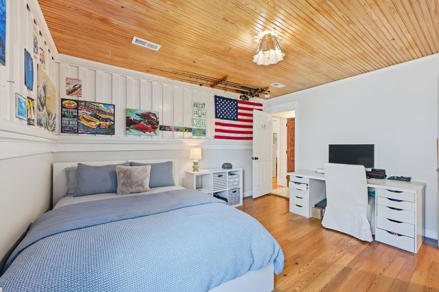 92 Channel Bluff Ave., Pawleys Island, SC 29585