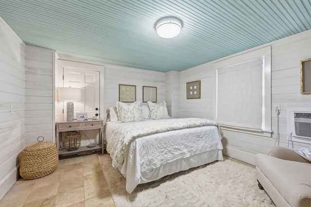 92 Channel Bluff Ave., Pawleys Island, SC 29585