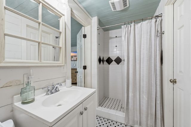 92 Channel Bluff Ave., Pawleys Island, SC 29585