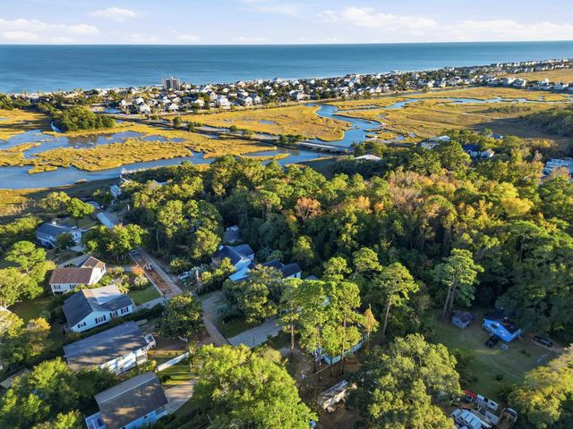 92 Channel Bluff Ave., Pawleys Island, SC 29585