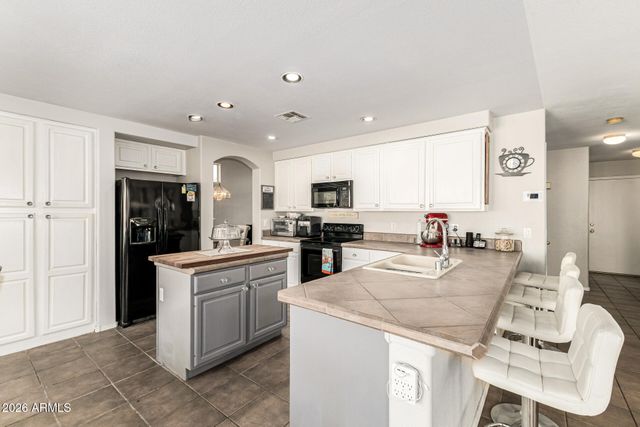 6754 W MONONA Drive, Glendale, AZ 85308