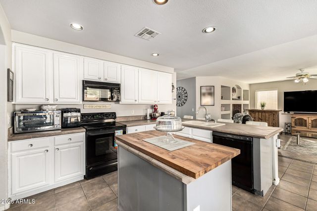 6754 W MONONA Drive, Glendale, AZ 85308