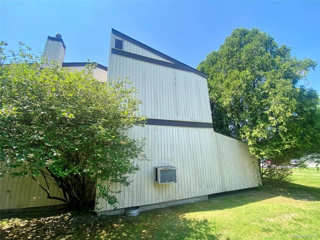 7 Harcourt Mews, Middletown, NY 10940