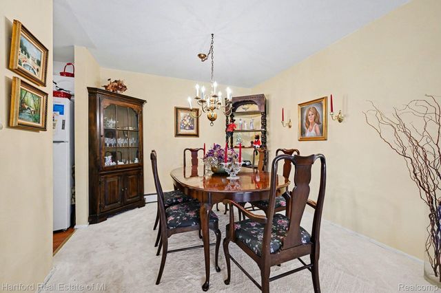 32060 Grand River Avenue 64, Farmington, MI 48336