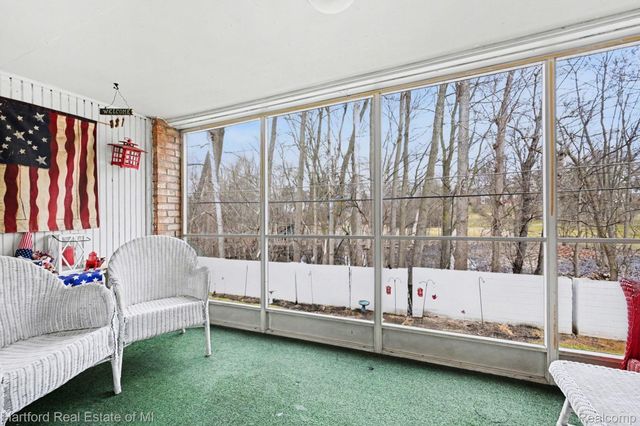 32060 Grand River Avenue 64, Farmington, MI 48336