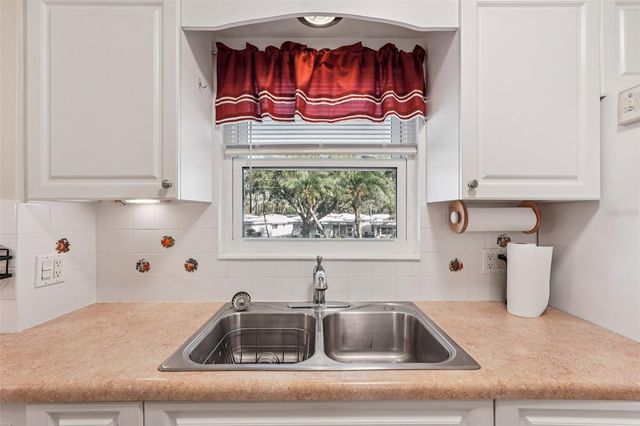 3900 ROXANE BOULEVARD 8B, Sarasota, FL 34235