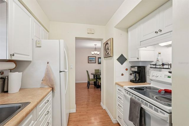 3900 ROXANE BOULEVARD 8B, Sarasota, FL 34235