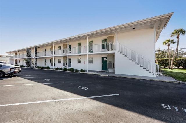 3900 ROXANE BOULEVARD 8B, Sarasota, FL 34235