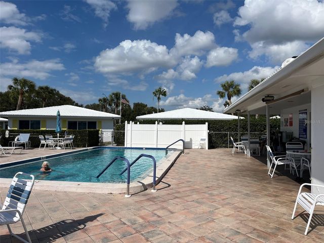 3900 ROXANE BOULEVARD 8B, Sarasota, FL 34235