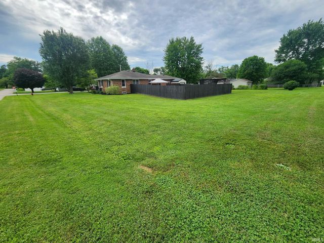 1903 S Boulevard Place, Princeton, IN 47670