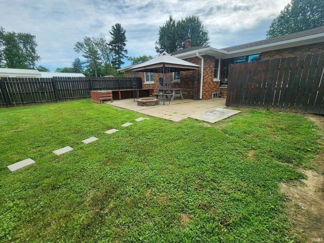 1903 S Boulevard Place, Princeton, IN 47670
