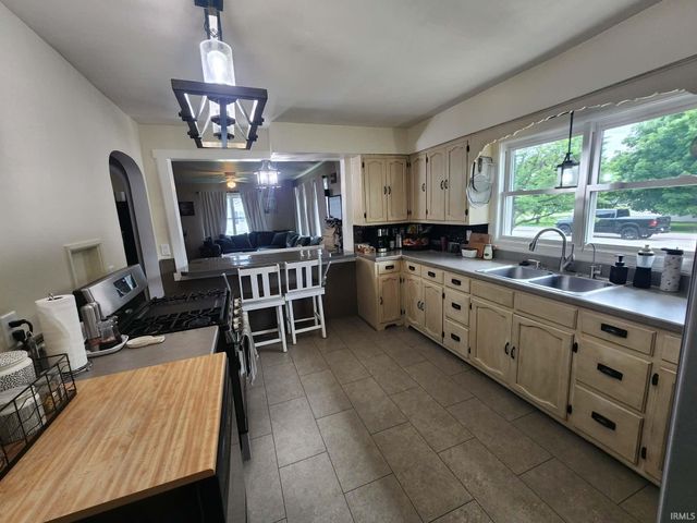 1903 S Boulevard Place, Princeton, IN 47670
