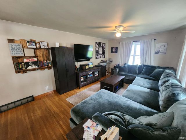 1903 S Boulevard Place, Princeton, IN 47670
