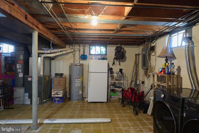 939 BEAVERBANK CIR, Baltimore, MD 21286