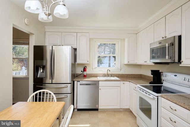 939 BEAVERBANK CIR, Baltimore, MD 21286