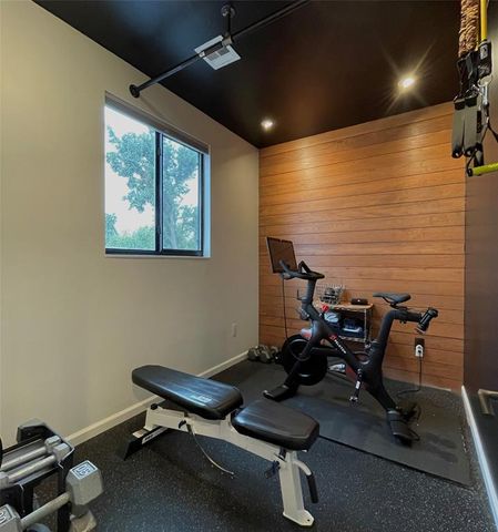 1136 NW 57th Street, Oklahoma City, OK 73118