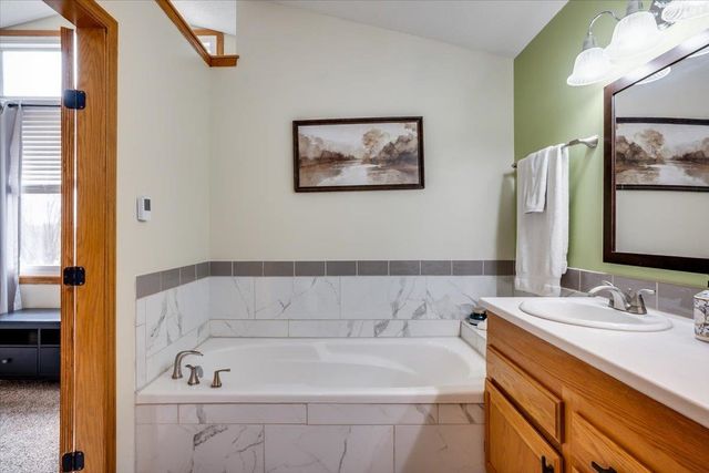 2567 N Button Bush Cir, Derby, KS 67037