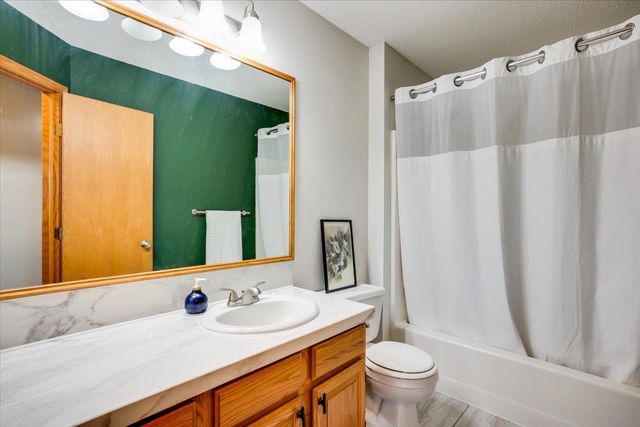 2567 N Button Bush Cir, Derby, KS 67037