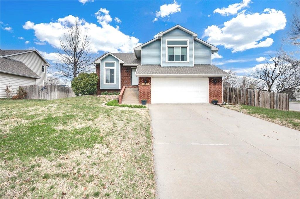 2567 N Button Bush Cir, Derby, KS 67037