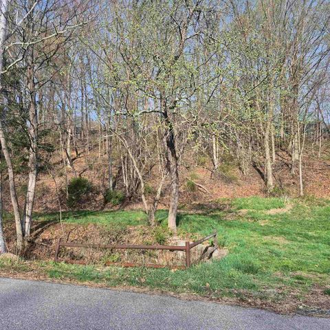 7 Purcell Road, Winchester, NH 03441