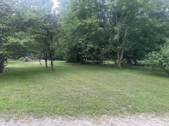275 Paul Spears Rd, Summertown, TN 38483