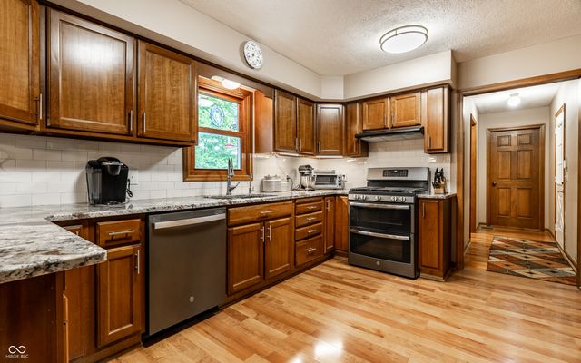 1653 E 300 N, Greenfield, IN 46140