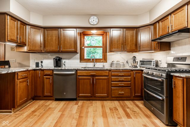 1653 E 300 N, Greenfield, IN 46140