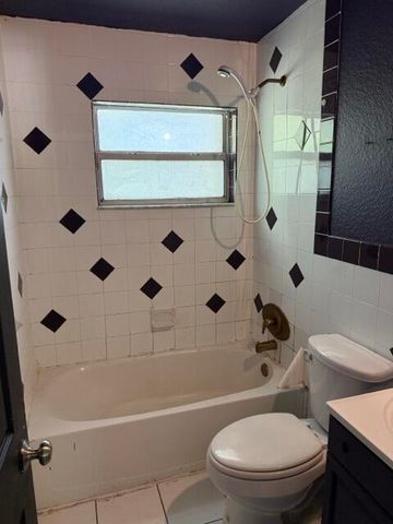 2443 2nd Place SW, Vero Beach, FL 32962