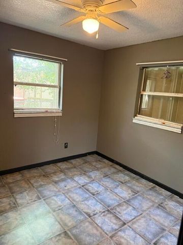 2443 2nd Place SW, Vero Beach, FL 32962