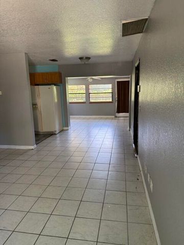 2443 2nd Place SW, Vero Beach, FL 32962