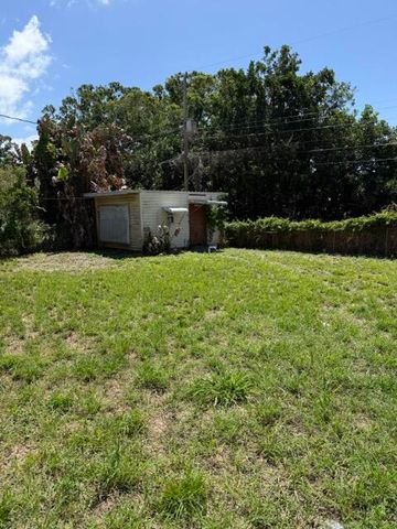 2443 2nd Place SW, Vero Beach, FL 32962
