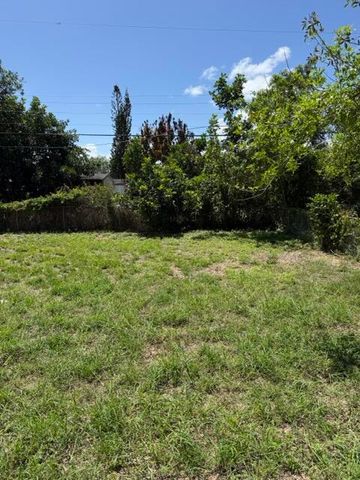 2443 2nd Place SW, Vero Beach, FL 32962