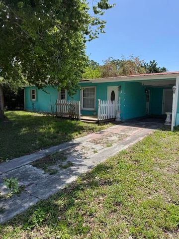 2443 2nd Place SW, Vero Beach, FL 32962