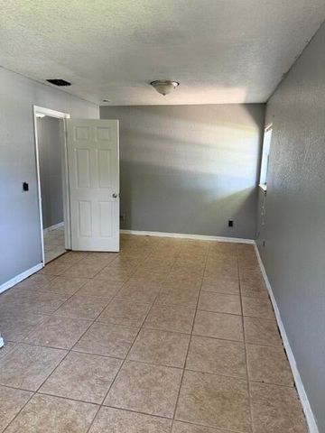 2443 2nd Place SW, Vero Beach, FL 32962