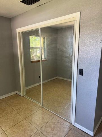 2443 2nd Place SW, Vero Beach, FL 32962