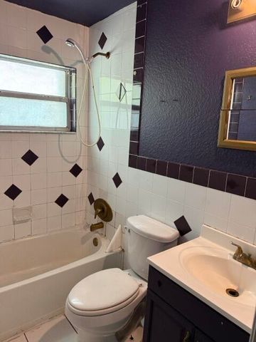 2443 2nd Place SW, Vero Beach, FL 32962