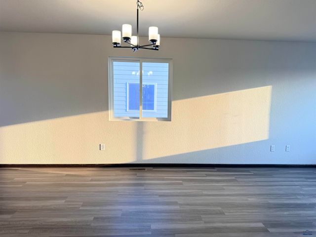 4108 MCINTOSH LN, Rapid City, SD 57703
