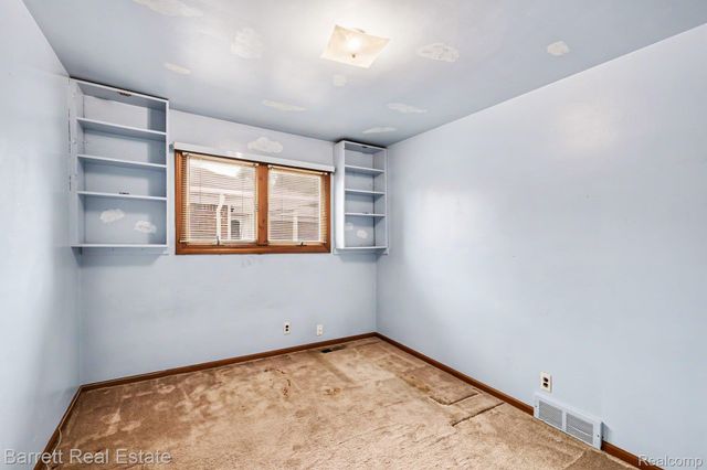 31370 Palomino Drive, Warren, MI 48093