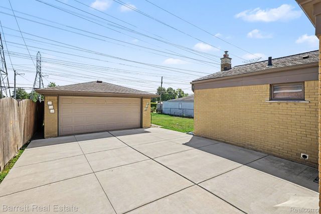 31370 Palomino Drive, Warren, MI 48093