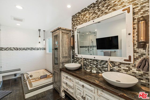 4040 Rosabell Street, Los Angeles, CA 90066