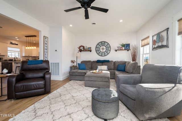 285 New Hope Road, Greeneville, TN 37745