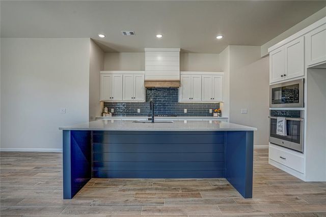 140 Meadowlark Lane, Blanchard, OK 73010