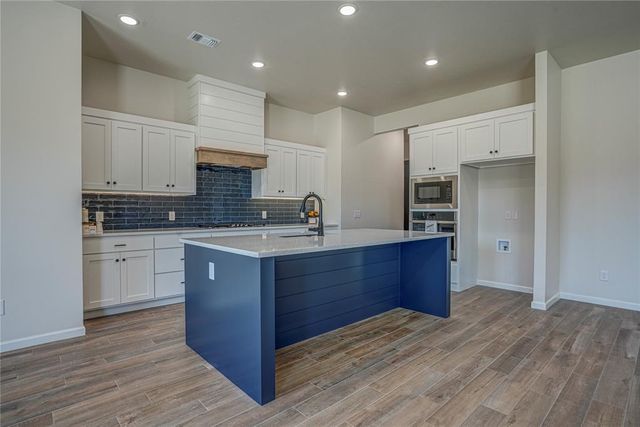 140 Meadowlark Lane, Blanchard, OK 73010