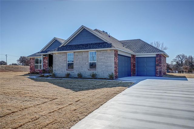 140 Meadowlark Lane, Blanchard, OK 73010