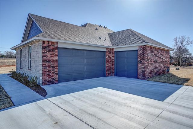140 Meadowlark Lane, Blanchard, OK 73010