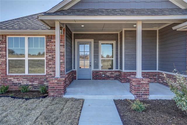 140 Meadowlark Lane, Blanchard, OK 73010
