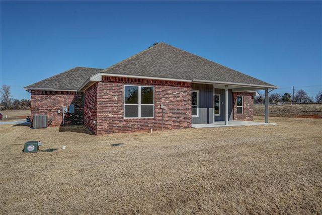 140 Meadowlark Lane, Blanchard, OK 73010