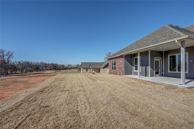 140 Meadowlark Lane, Blanchard, OK 73010